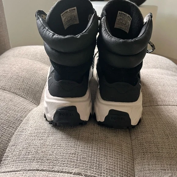 Sorel Black and White Winter Boots - Picture 6 of 7